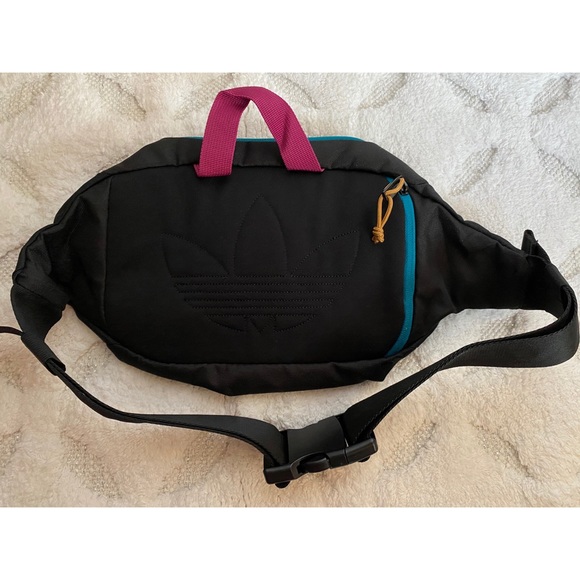 Adidas Originals Utility Crossbody Bag (Unisex) - Picture 2 of 6